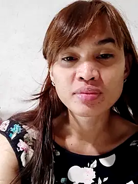 Snapshot of QueenSoreal chatting on 09.08.25 QueenSoreal online show from 09.08.25