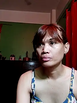 Snapshot of QueenSoreal chatting on 09.19.25 QueenSoreal online show from 09.19.25