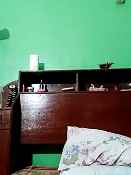 Snapshot of QueenSoreal chatting on 09.27.25 QueenSoreal online show from 09.27.25