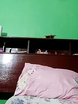 Snapshot of QueenSoreal chatting on 10.01.25 QueenSoreal online show from 10.01.25