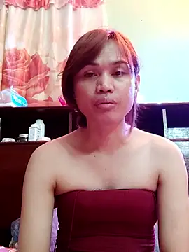 Snapshot of QueenSoreal chatting on 10.13.25 QueenSoreal online show from 10.13.25