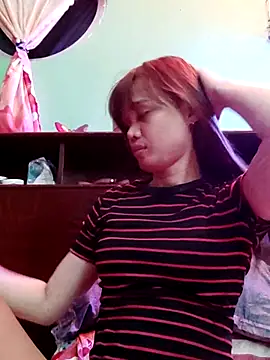 Snapshot of QueenSoreal chatting on 10.18.25 QueenSoreal online show from 10.18.25