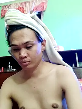 Snapshot of QueenSoreal chatting on 10.24.25 QueenSoreal online show from 10.24.25