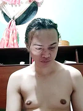 Snapshot of QueenSoreal chatting on 11.13.25 QueenSoreal online show from 11.13.25