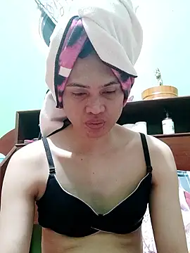 QueenSoreal online show from 01.10.26