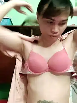 Snapshot of QueenSoreal chatting on 04.01.26 QueenSoreal online show from 04.01.26