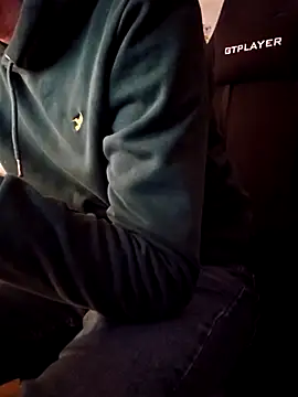 Snapshot of verylargecock chatting on 12.03.25 verylargecock online show from 12.03.25