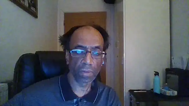 Snapshot of rauncher1 chatting on 12.15.25 rauncher1 online show from 12.15.25