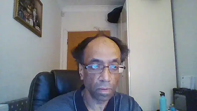 Snapshot of rauncher1 chatting on 12.19.25 rauncher1 online show from 12.19.25