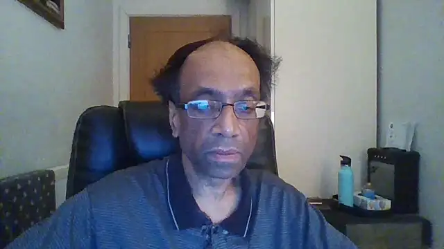 Snapshot of rauncher1 chatting on 12.23.25 rauncher1 online show from 12.23.25