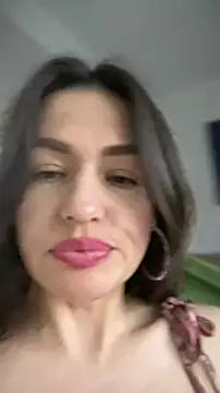 Snapshot of Andreamorreti chatting on 01.17.25 Andreamorreti online show from 01.17.25