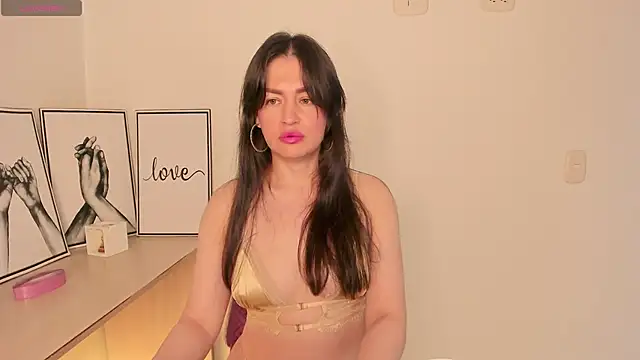 Snapshot of Andreamorreti chatting on 02.21.25 Andreamorreti online show from 02.21.25