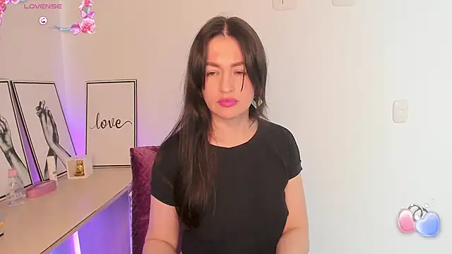 Snapshot of Andreamorreti chatting on 03.05.25 Andreamorreti online show from 03.05.25