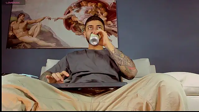 Snapshot of alessandro_duty chatting on 02.27.26 alessandro duty online show from 02.27.26