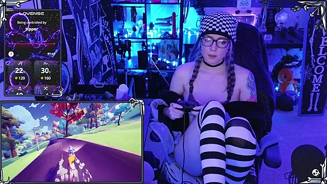 Snapshot of AnneSao chatting on 12.12.24 AnneSao online show from 12.12.24