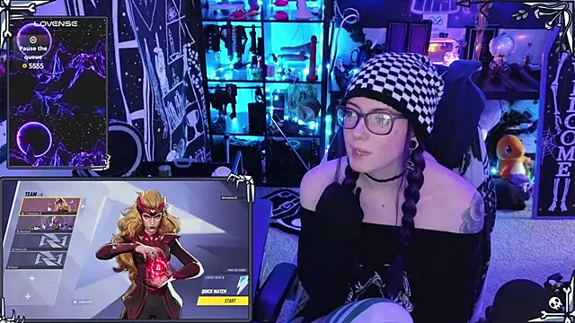 Snapshot of AnneSao chatting on 12.21.24 AnneSao online show from 12.21.24