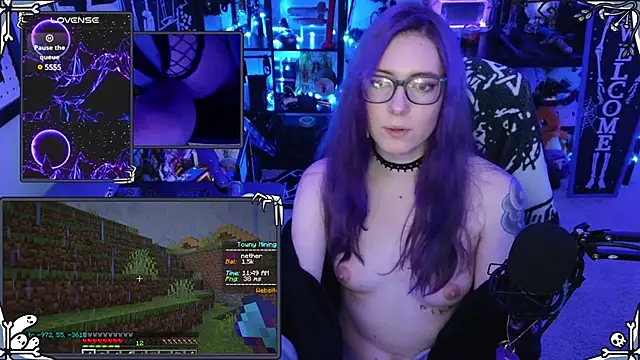 Snapshot of AnneSao chatting on 12.30.24 AnneSao online show from 12.30.24