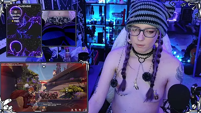 Snapshot of AnneSao chatting on 01.10.25 AnneSao online show from 01.10.25