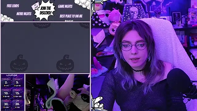 Snapshot of AnneSao chatting on 11.29.25 AnneSao online show from 11.29.25