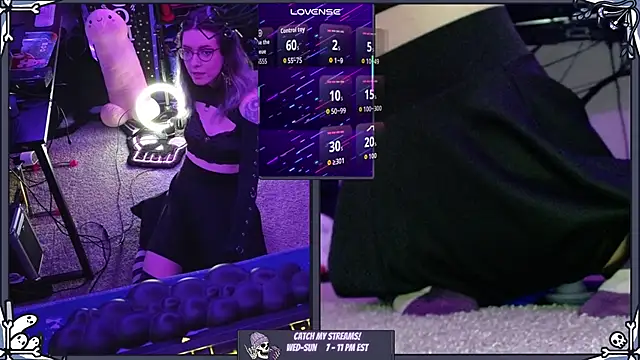 Snapshot of AnneSao chatting on 12.01.25 AnneSao online show from 12.01.25