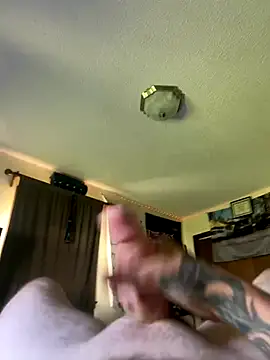 Snapshot of cumgitsumdic chatting on 09.18.25 cumgitsumdic online show from 09.18.25