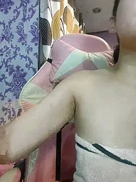 Snapshot of Sweety_Aria chatting on 10.22.25 Sweety Aria online show from 10.22.25