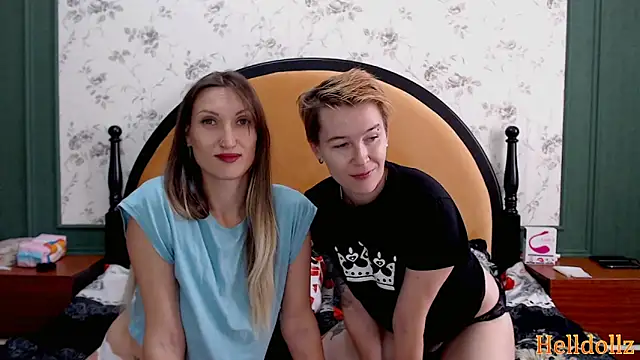 Snapshot of Helldollz chatting on 10.16.25 Helldollz online show from 10.16.25