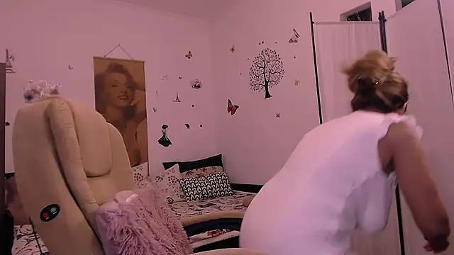 Snapshot of elacoquette chatting on 03.03.25 elacoquette online show from 03.03.25