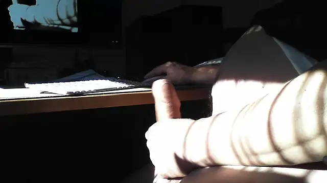 Snapshot of Patzi1 chatting on 12.17.24 Patzi1 online show from 12.17.24