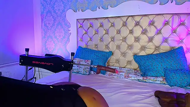 CaseyMoon online show from 10.23.25