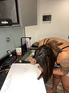 Snapshot of Victoria14_ chatting on 12.30.24 Victoria14 online show from 12.30.24