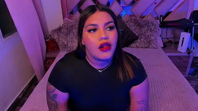 Snapshot of Victoria14_ chatting on 02.23.25 Victoria14 online show from 02.23.25