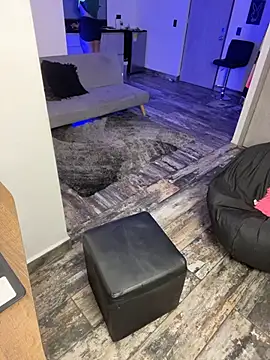 Snapshot of Victoria14_ chatting on 11.28.25 Victoria14 online show from 11.28.25