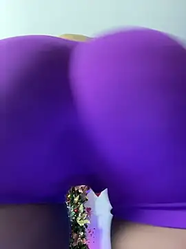 Snapshot of Victoria14_ chatting on 11.30.25 Victoria14 online show from 11.30.25