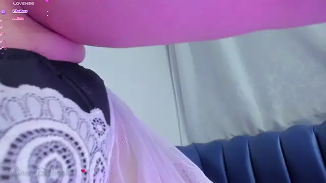 Snapshot of Juliana_bigboobs chatting on 12.18.25 Juliana bigboobs online show from 12.18.25