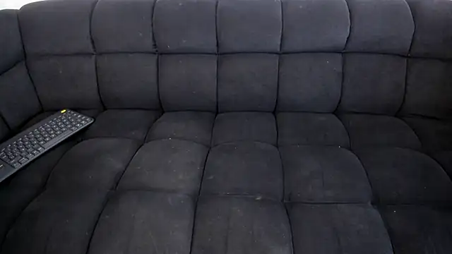 emilyhills  online show from 10.22.25