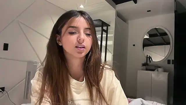 Snapshot of LunaSophia_ chatting on 03.08.25 LunaSophia online show from 03.08.25