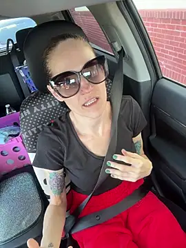 Snapshot of lolabunny9 chatting on 11.15.25 lolabunny9 online show from 11.15.25