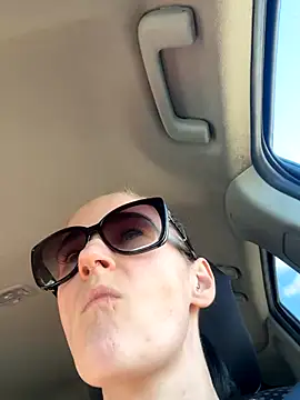 Snapshot of lolabunny9 chatting on 11.23.25 lolabunny9 online show from 11.23.25