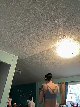 Snapshot of lolabunny9 chatting on 02.15.26 lolabunny9 online show from 02.15.26