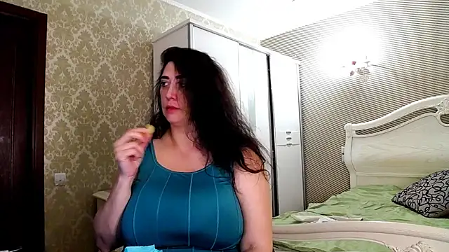 Evelyn Shy online show from 03.31.26