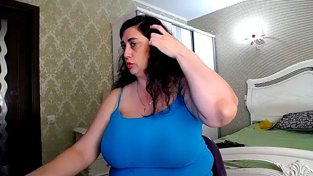 Snapshot of Evelyn_Shy chatting on 07.14.26 Evelyn Shy online show from 07.14.26
