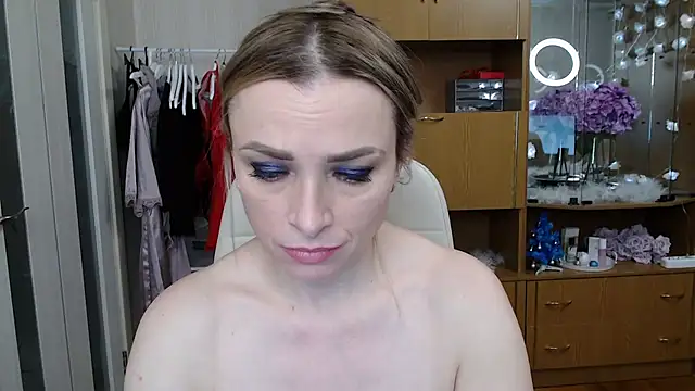 Snapshot of Mika_Passion chatting on 12.30.24 Mika Passion online show from 12.30.24