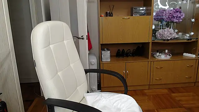 Snapshot of Mika_Passion chatting on 01.25.25 Mika Passion online show from 01.25.25