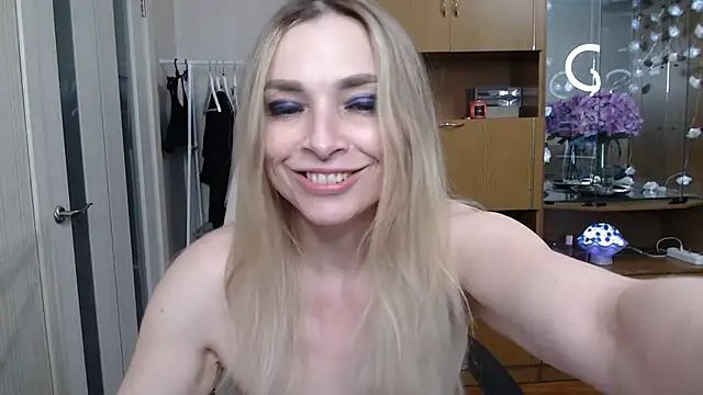 Snapshot of Mika_Passion chatting on 01.29.25 Mika Passion online show from 01.29.25