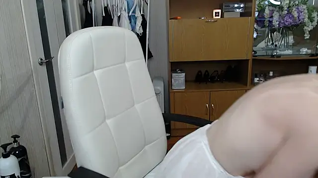 Snapshot of Mika_Passion chatting on 02.01.25 Mika Passion online show from 02.01.25