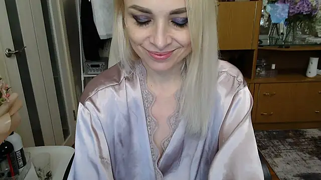 Snapshot of Mika_Passion chatting on 02.16.25 Mika Passion online show from 02.16.25