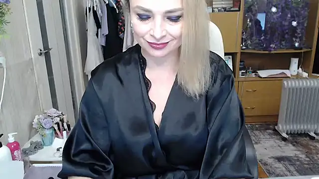 Snapshot of Mika_Passion chatting on 09.24.25 Mika Passion online show from 09.24.25