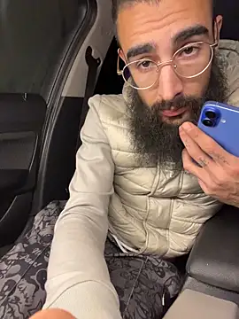 Av0caT online show from 12.17.25