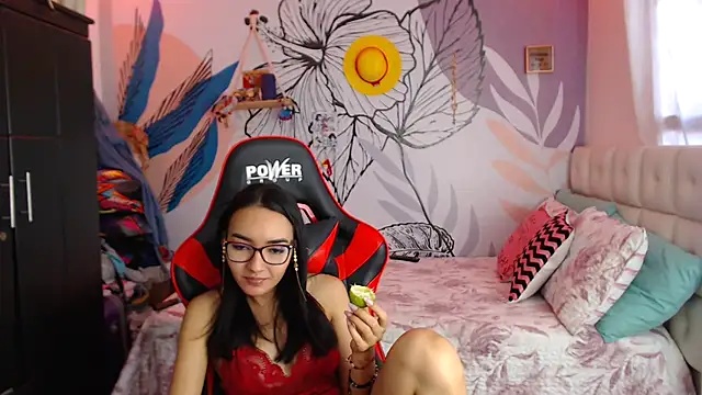 LinzyBaner online show from 01.13.25